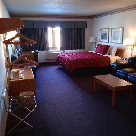Fairbridge Inn & Suites Thorp Εξωτερικό φωτογραφία
