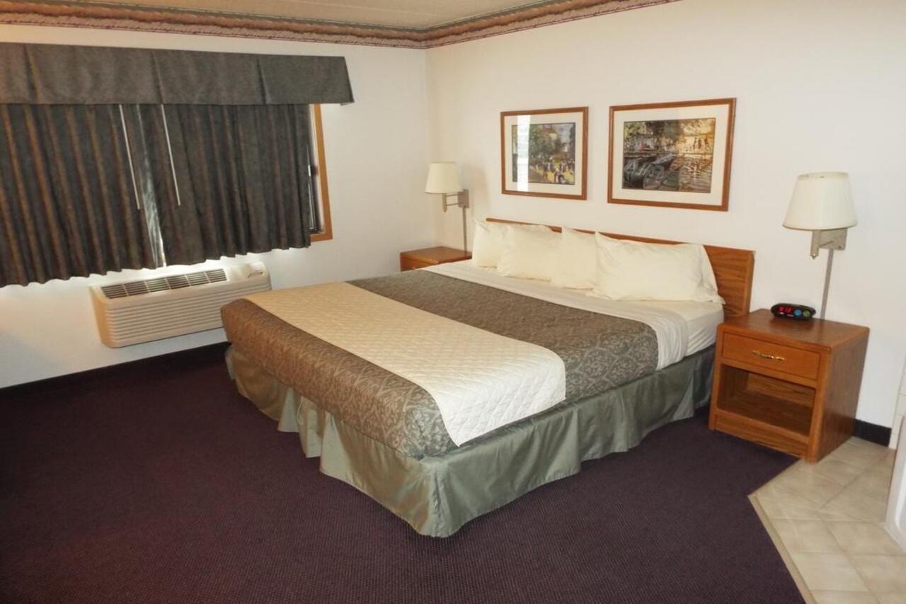 Fairbridge Inn & Suites Thorp Εξωτερικό φωτογραφία