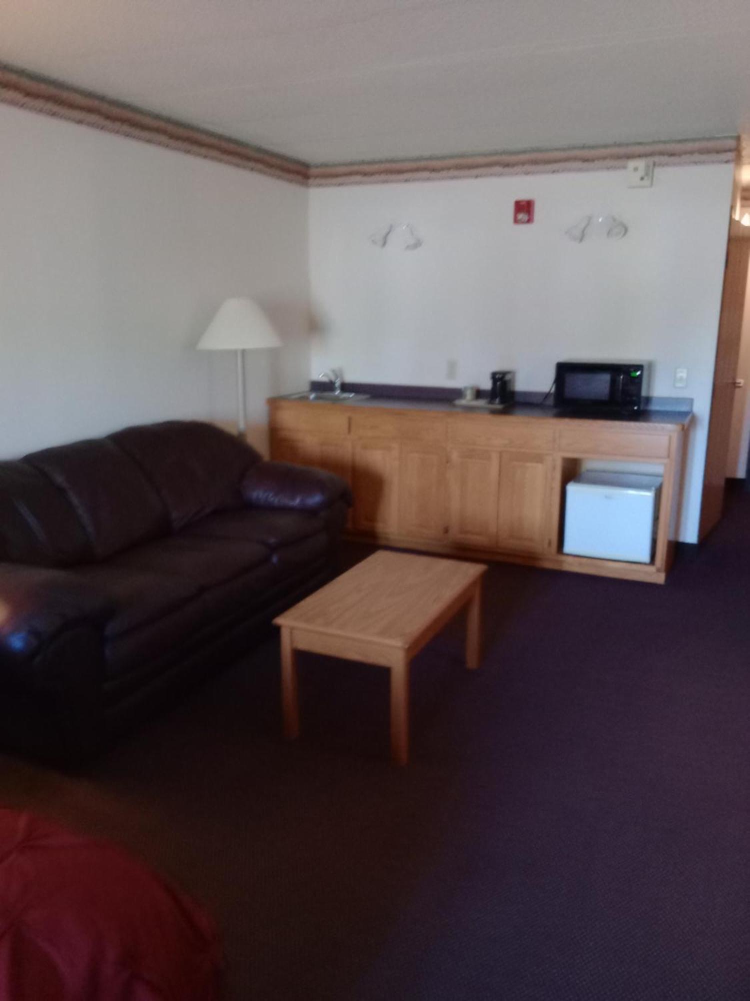 Fairbridge Inn & Suites Thorp Εξωτερικό φωτογραφία