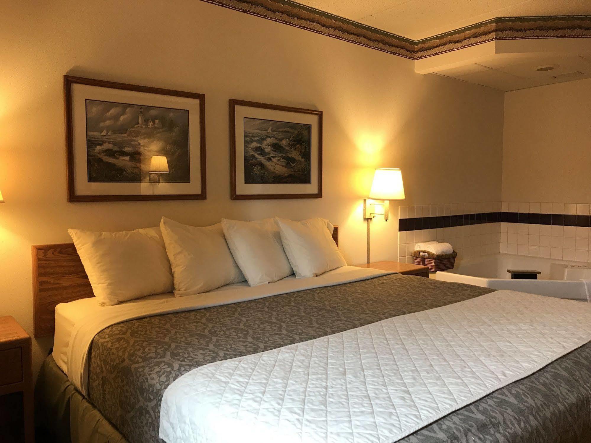 Fairbridge Inn & Suites Thorp Εξωτερικό φωτογραφία