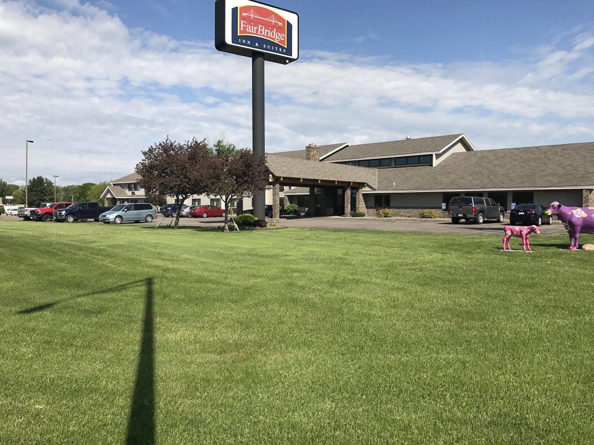 Fairbridge Inn & Suites Thorp Εξωτερικό φωτογραφία