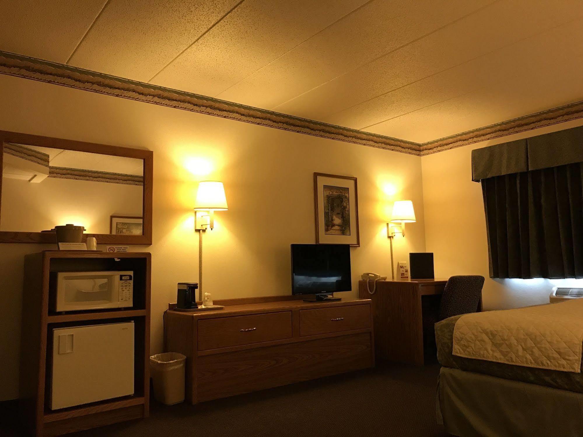 Fairbridge Inn & Suites Thorp Εξωτερικό φωτογραφία